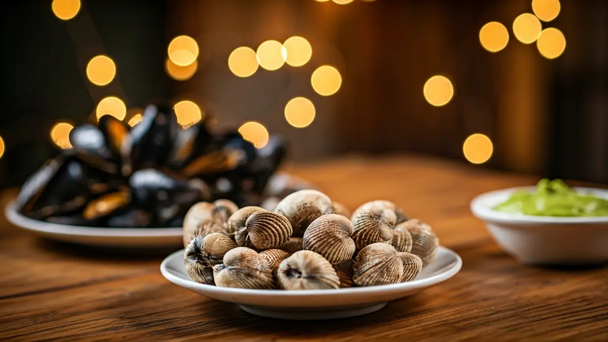 Imagen de berberechos con guacamole y mejillones tigre, las nuevas propuestas de la Festa do Chícaro de Foz.