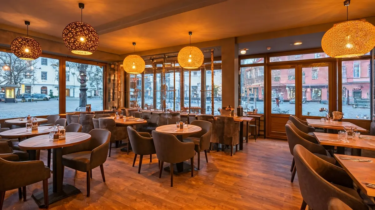 Imagen de un interior de restaurante moderno y acogedor en A Coruña.