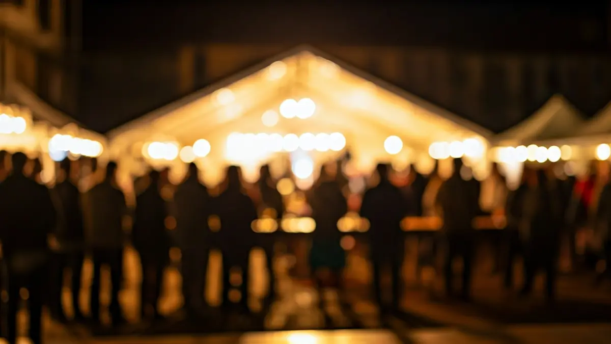 Imaxe xenérica dunha festa popular con carpa e xente, suxerindo un ambiente festivo e gastronómico.