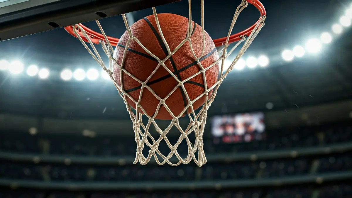 Imagen genérica de una canasta de baloncesto durante un partido.