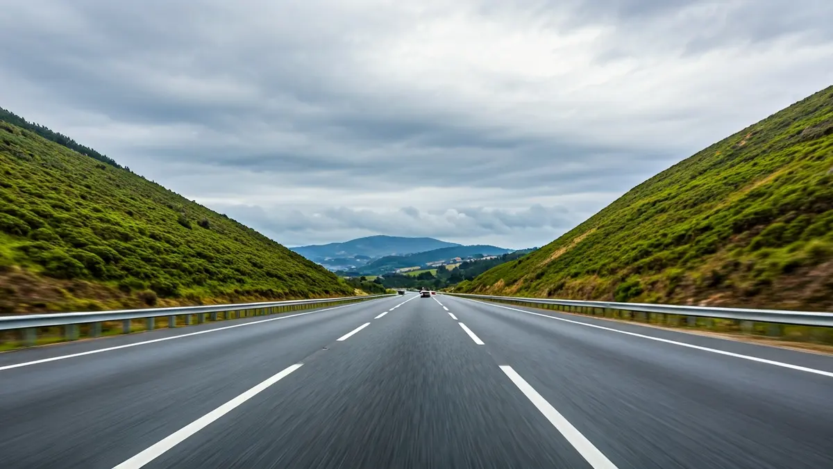 Imagen genérica de una autovía en Galicia, simbolizando proyectos atrasados.