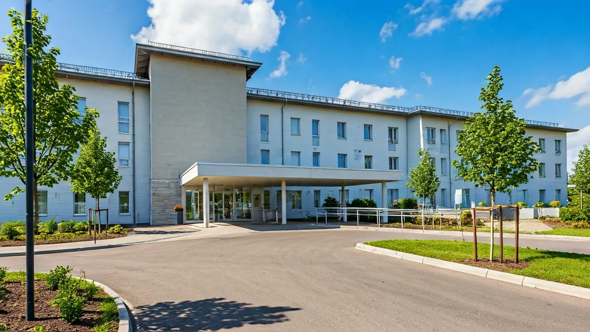 Imaxe xenérica dunha residencia de maiores moderna e acolledora.