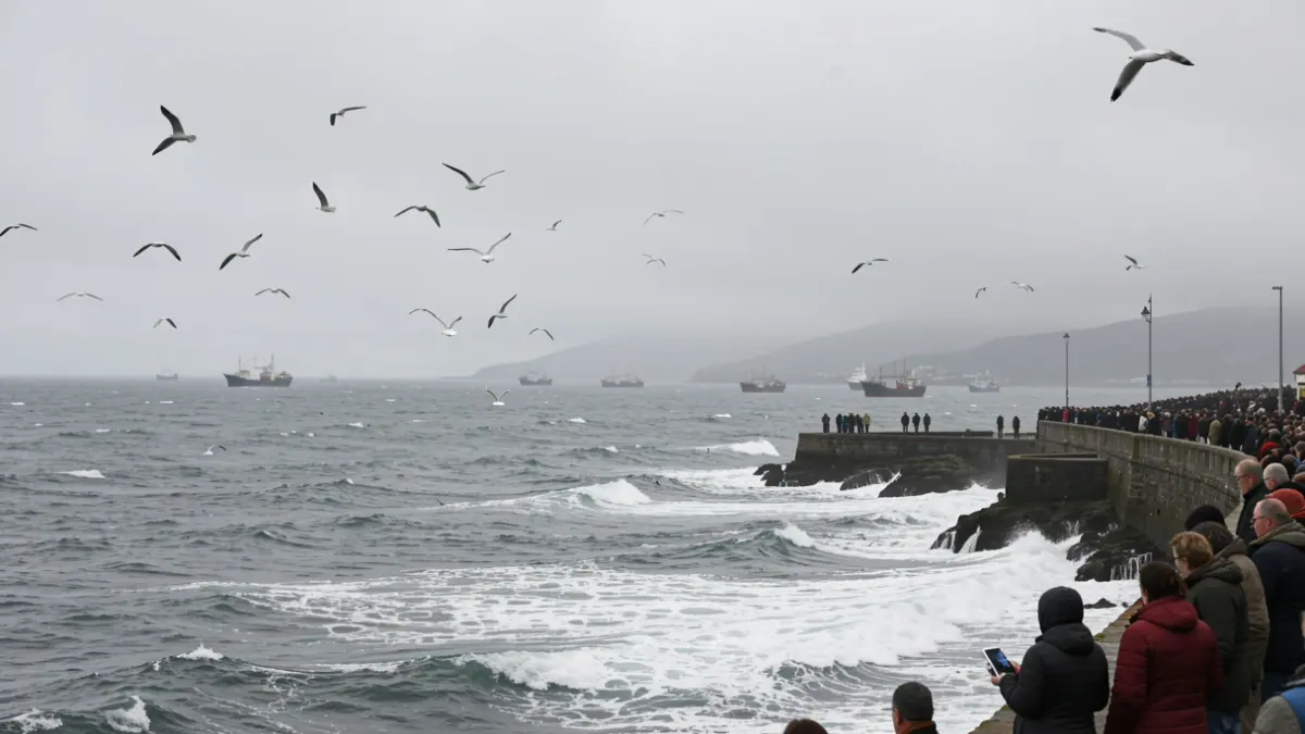 Imagen genérica de la costa gallega con mar revuelto y gaviotas.