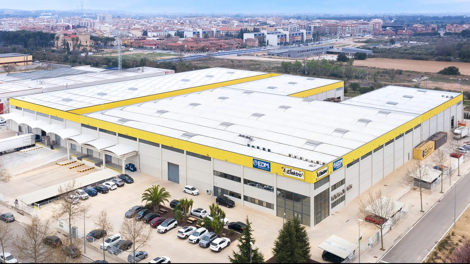 Elektro3 impulsa a transformación dixital e física das ferraxarías e comercios de barrio