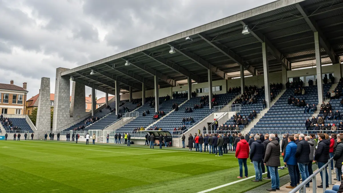 Imaxe xenérica dun estadio de fútbol galego baleiro.