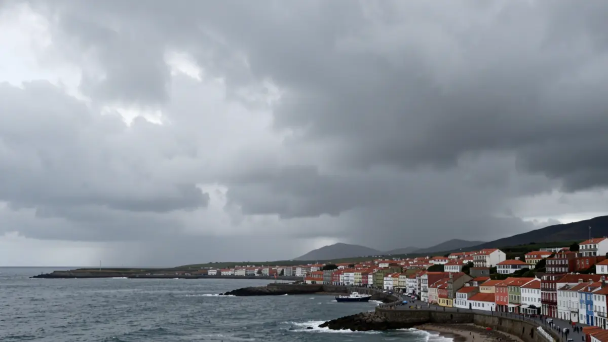 Imagen genérica de Porto do Son con cielo nublado e indicación de lluvia.