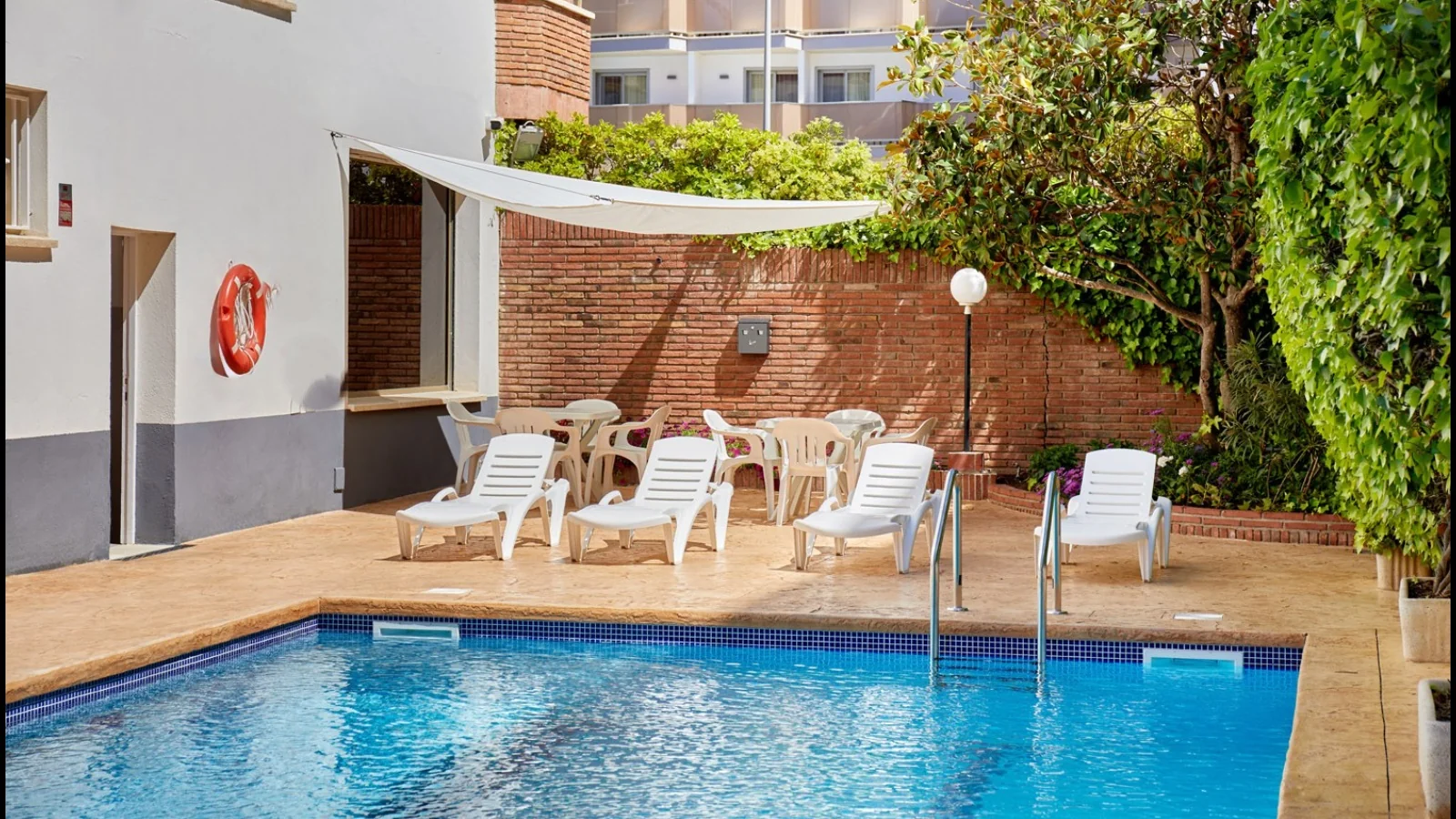 APARTAMENTOS ELDORADO, Un negocio familiar recoñecido polos seus clientes