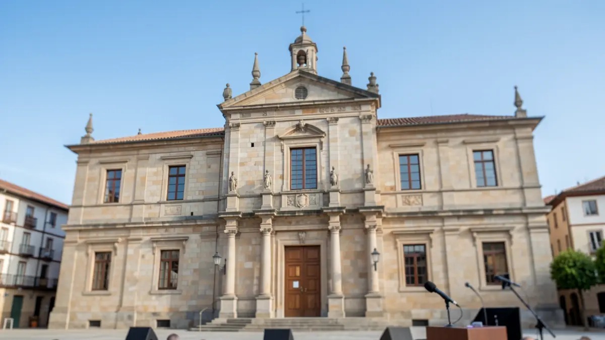 Imaxe xenérica do Pazo de Raxoi en Santiago de Compostela, con detalles dun evento.