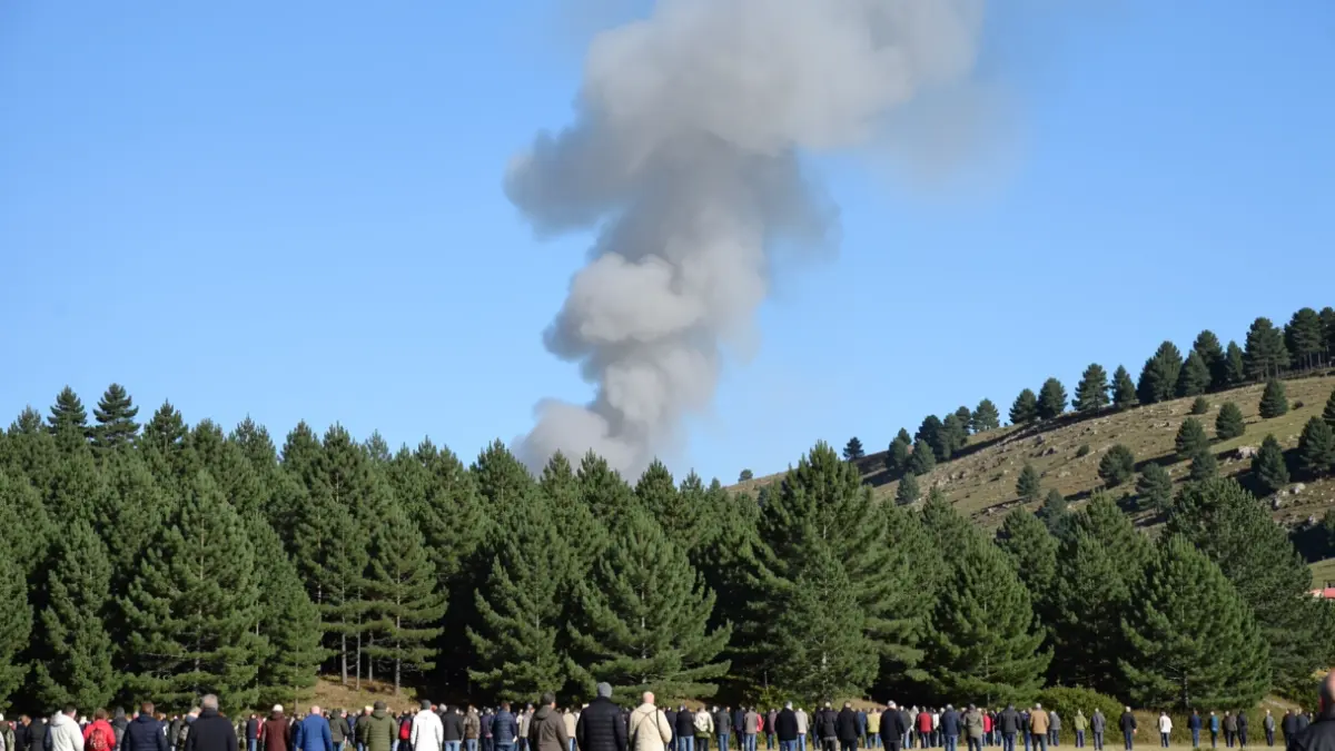 Imagen genérica de humo de un incendio forestal extinguido en un monte gallego.