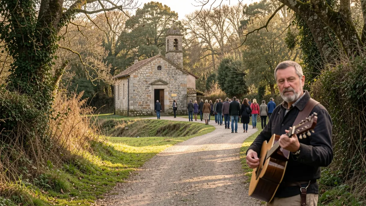 Imaxe xenérica dun camiño en Galicia cara a unha capela con música.