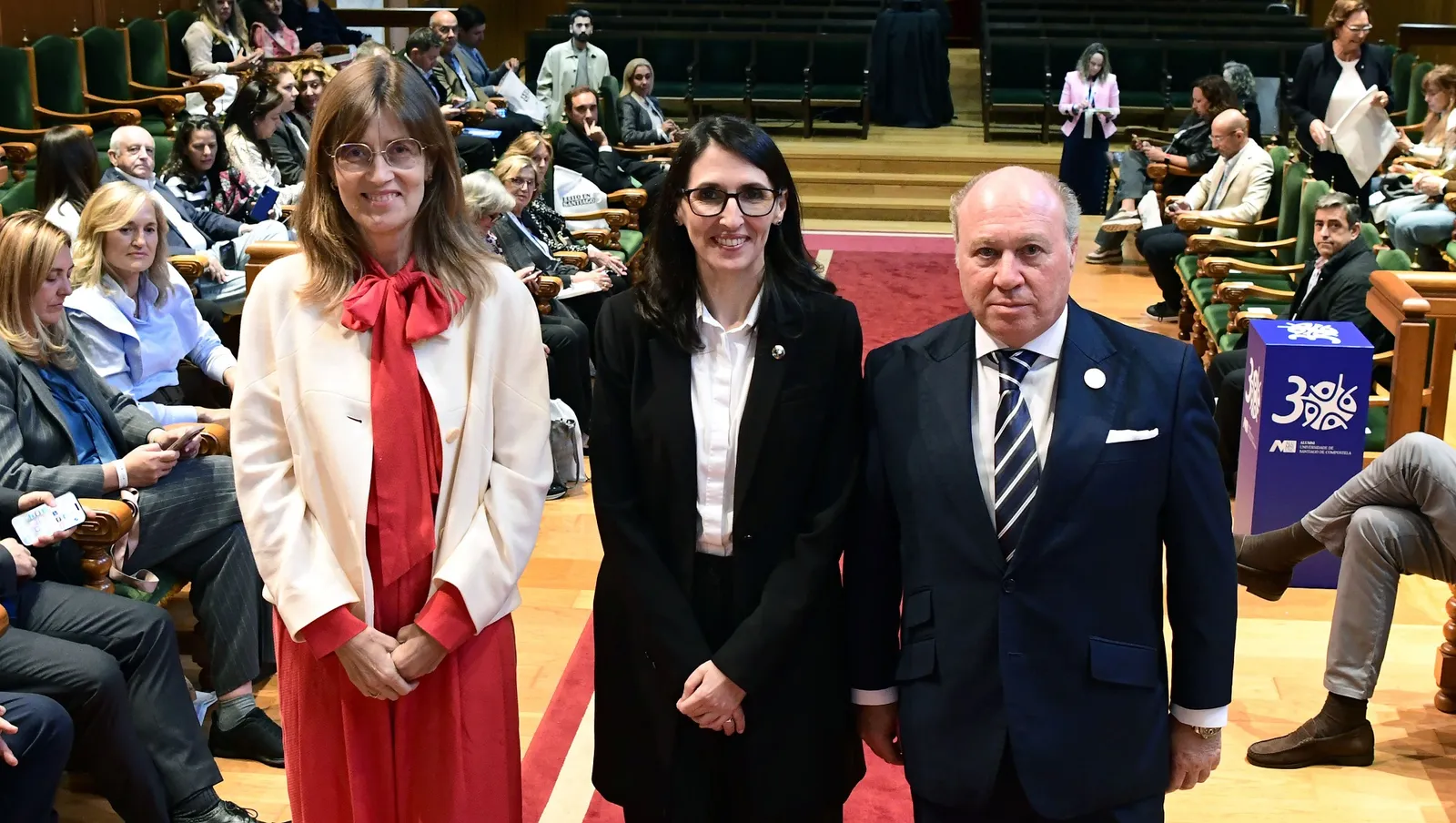 De esquerda a dereita, Eva López, Rosa Crujeiras e Antonio José Redondo. Foto: Santi Alvite