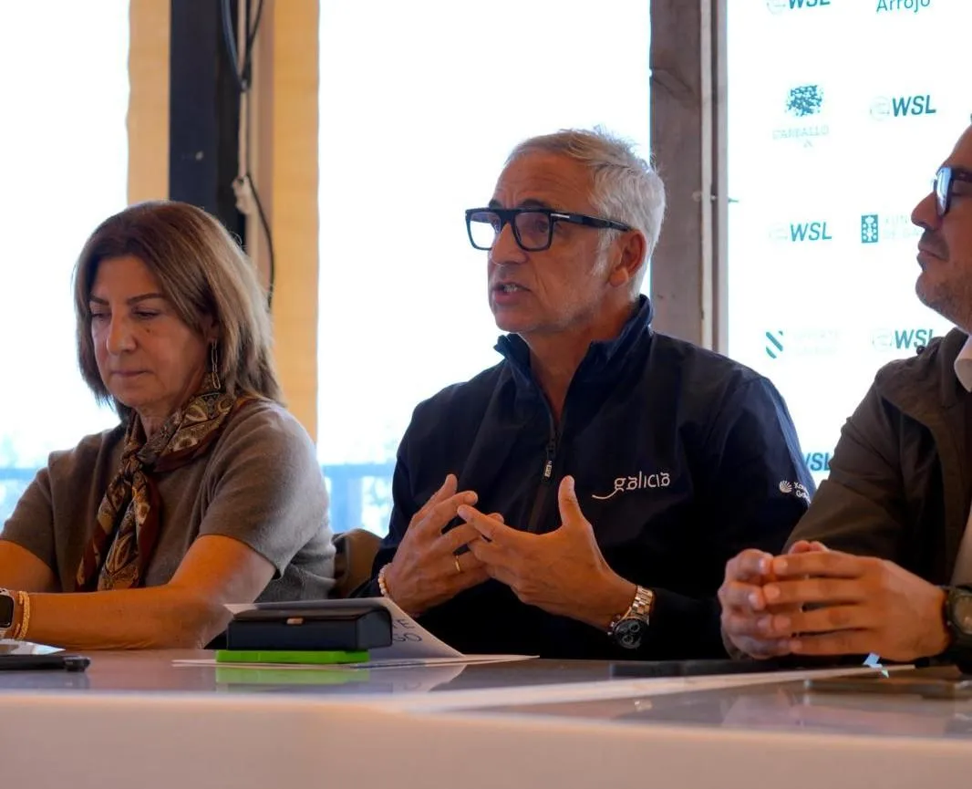 A Xunta felicita o Edommo Surf Pro Razo polo seu salto á categoría absoluta