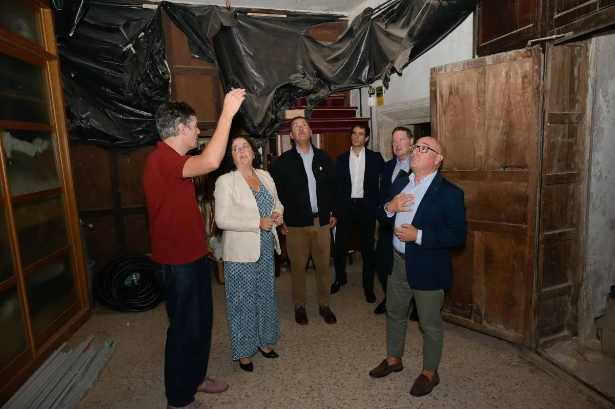Belén do Campo e Salvador Peña abordan a rehabilitación da Venerable Orde Terceira