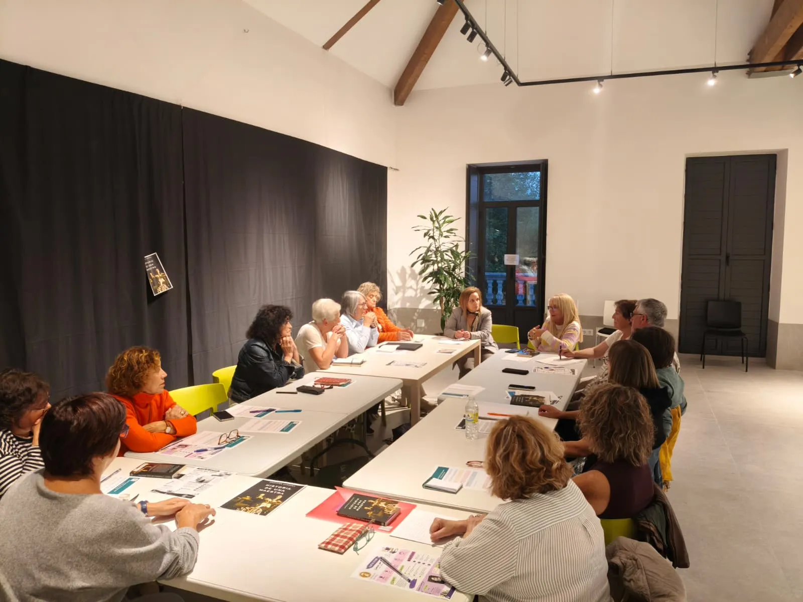 O Concello de Poio lanza o club de lectura 'Letras que Unen'